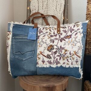 - Myra Bag Venture Weekender Bag NWT